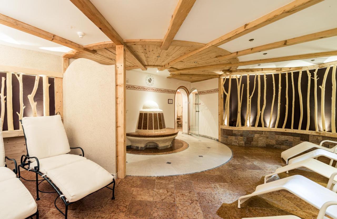 Garni Hotel Rosengarten B&B Selva di Val Gardena Extérieur photo