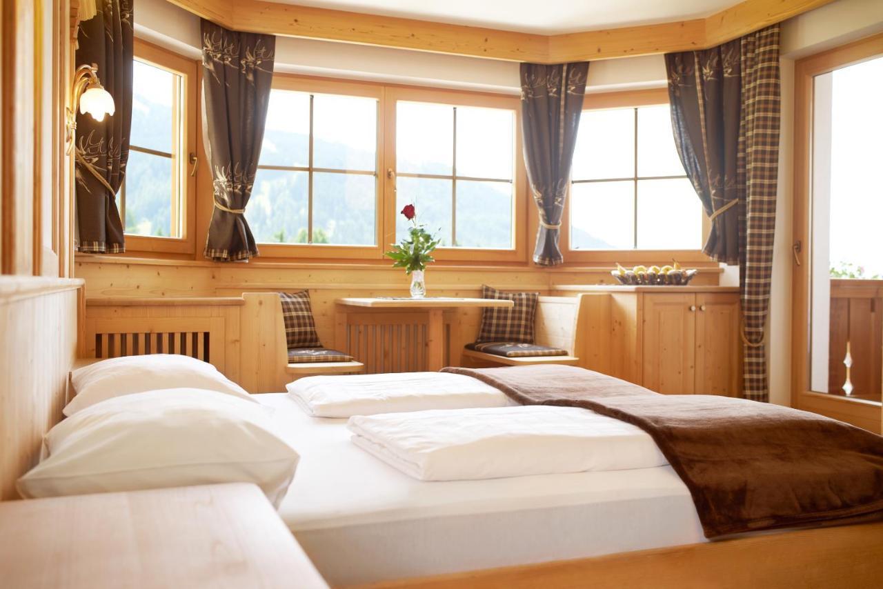 Garni Hotel Rosengarten B&B Selva di Val Gardena Extérieur photo