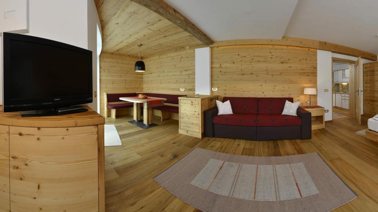 Garni Hotel Rosengarten B&B Selva di Val Gardena Extérieur photo