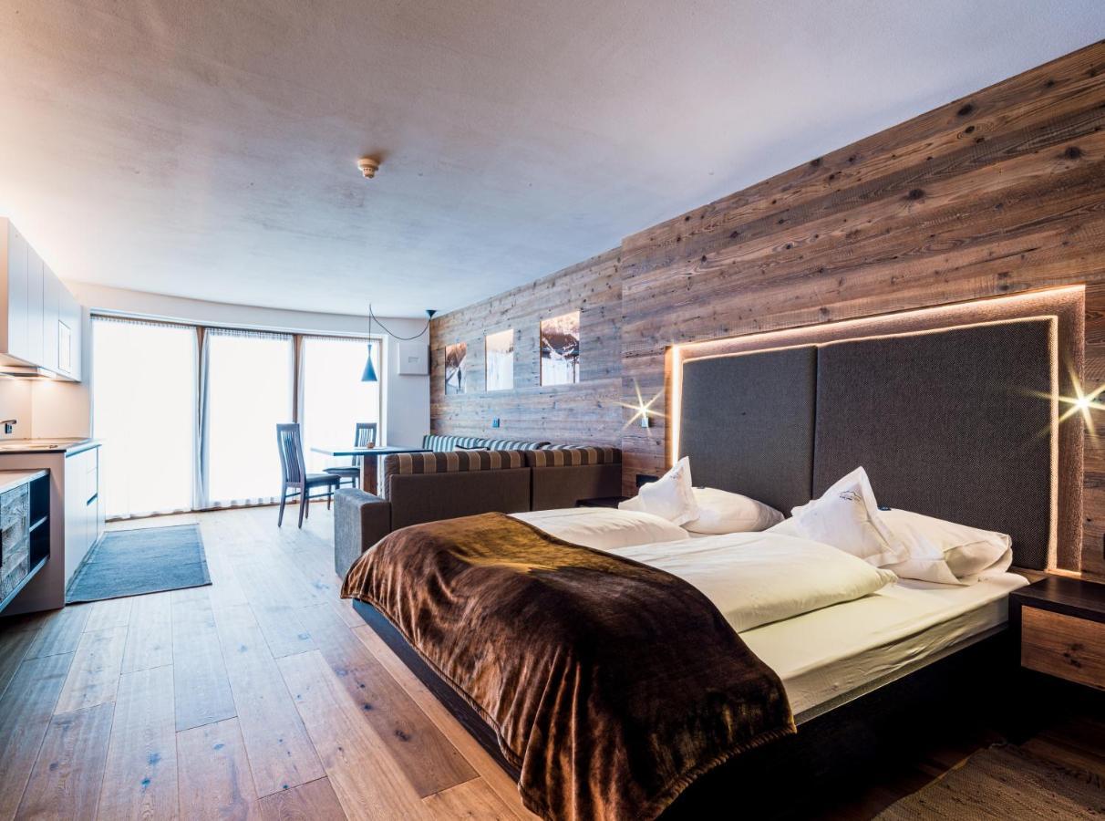 Garni Hotel Rosengarten B&B Selva di Val Gardena Extérieur photo