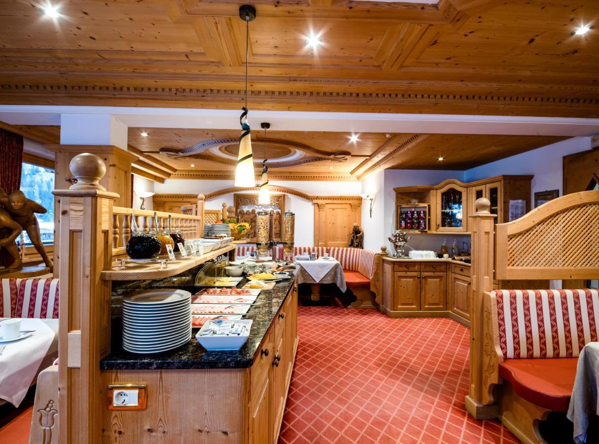 Garni Hotel Rosengarten B&B Selva di Val Gardena Extérieur photo