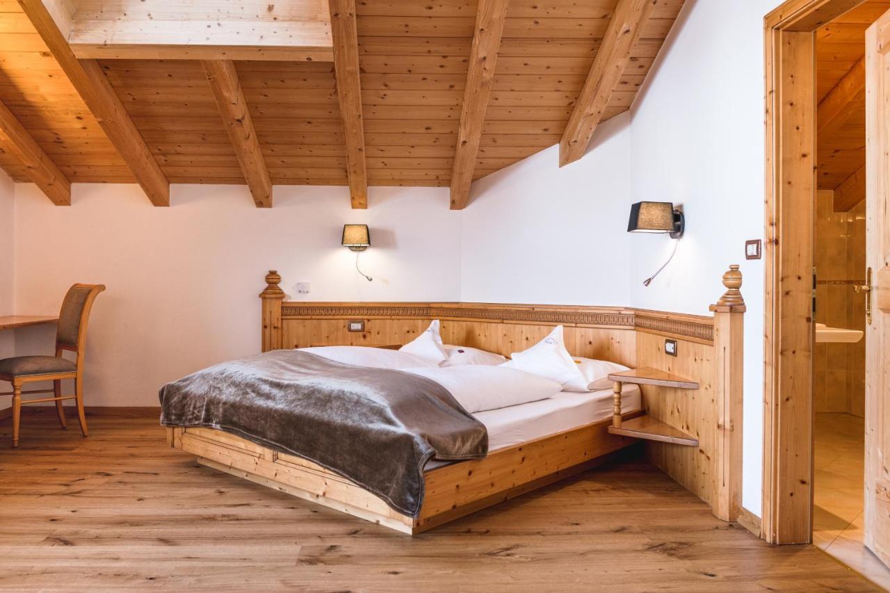Garni Hotel Rosengarten B&B Selva di Val Gardena Extérieur photo