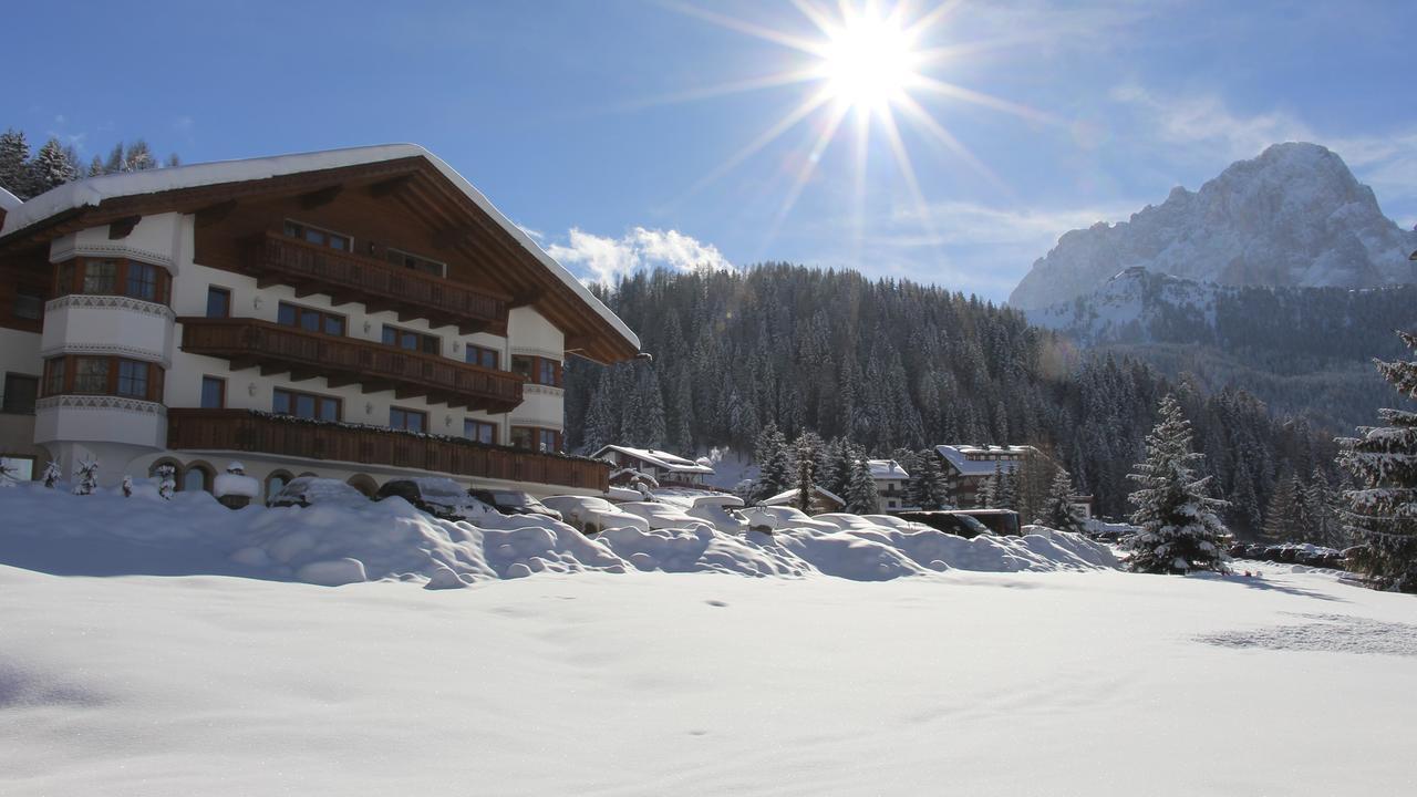 Garni Hotel Rosengarten B&B Selva di Val Gardena Extérieur photo