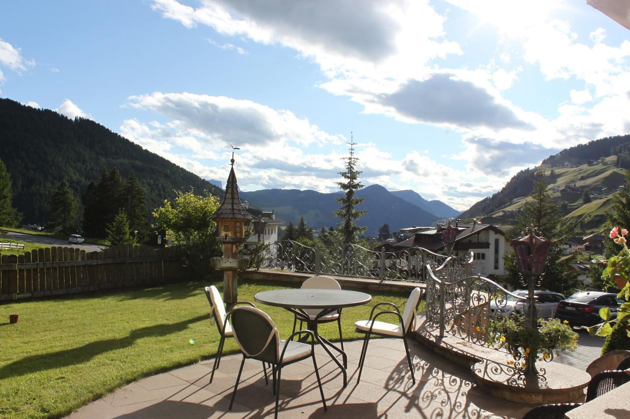 Garni Hotel Rosengarten B&B Selva di Val Gardena Extérieur photo